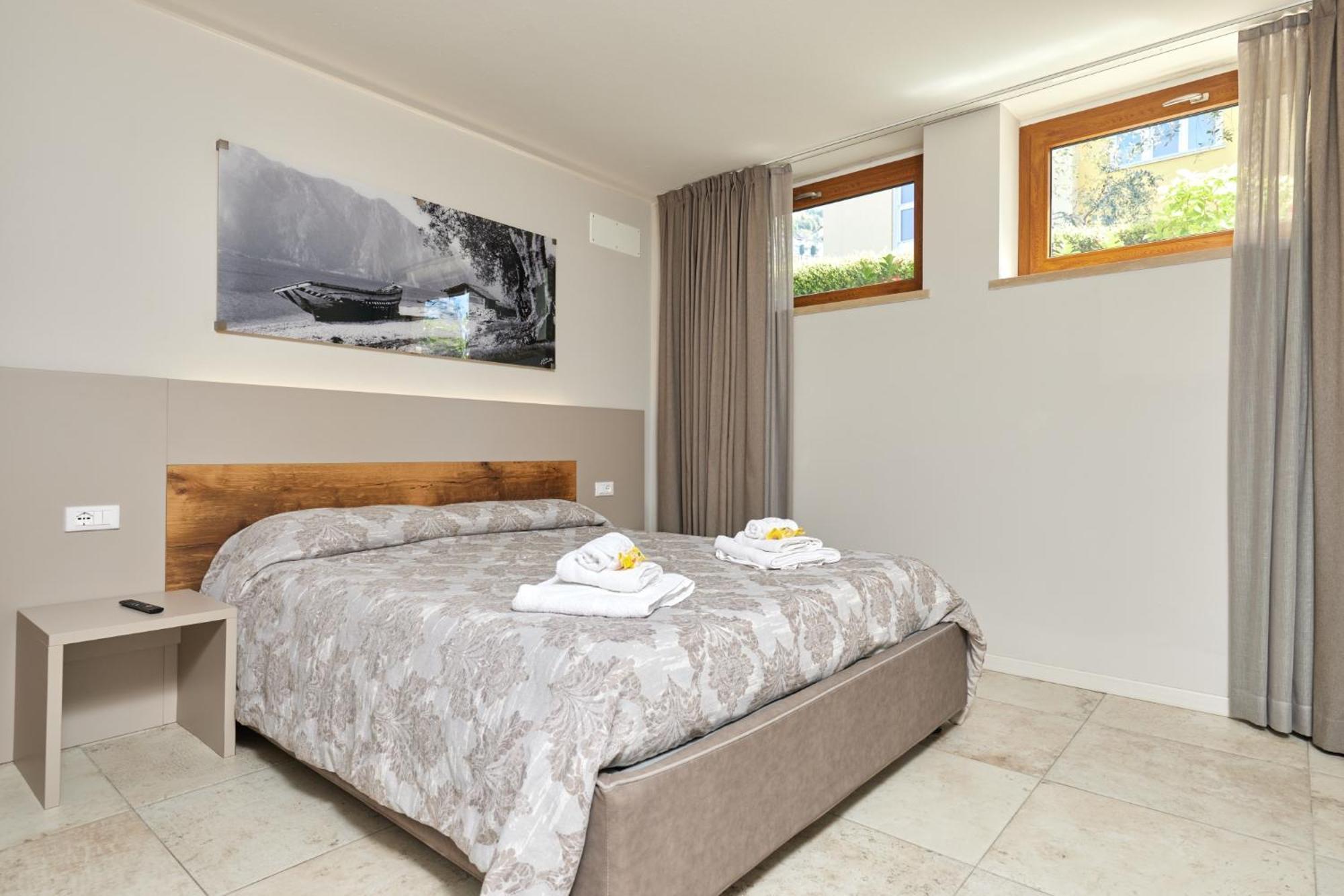 Callalillyjardin Malcesine Bagian luar foto