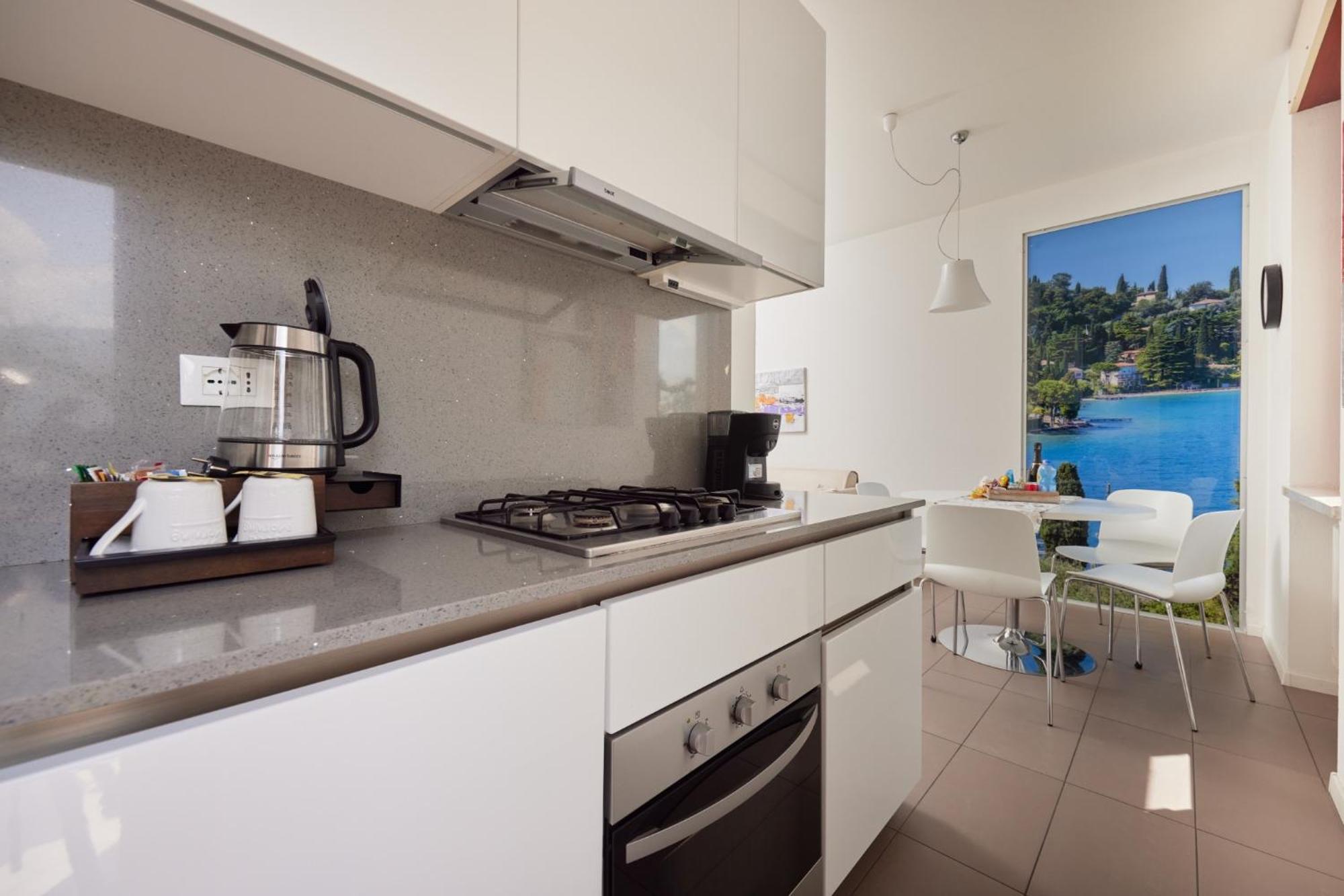 Callalillyjardin Malcesine Bagian luar foto