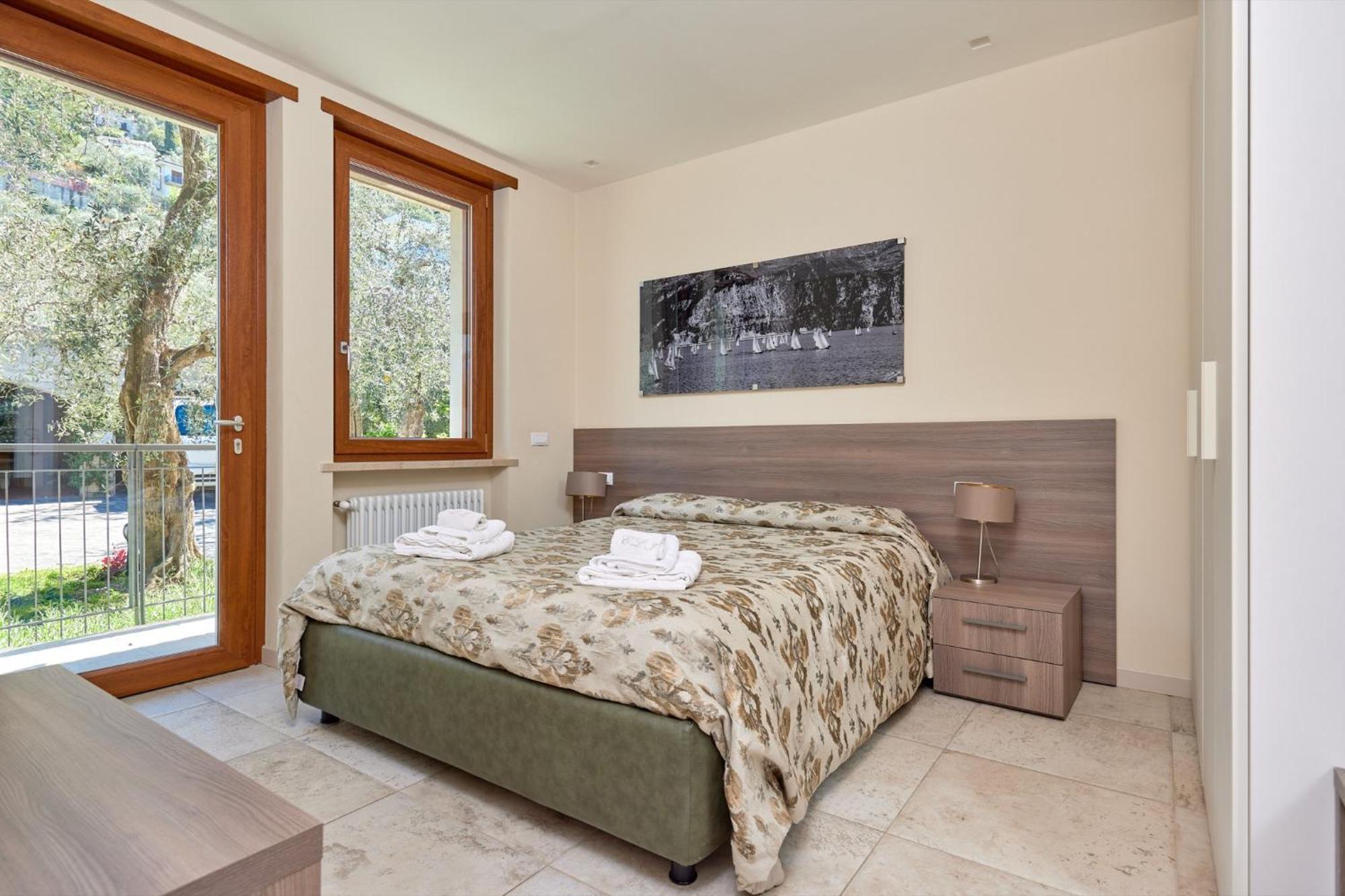 Callalillyjardin Malcesine Bagian luar foto