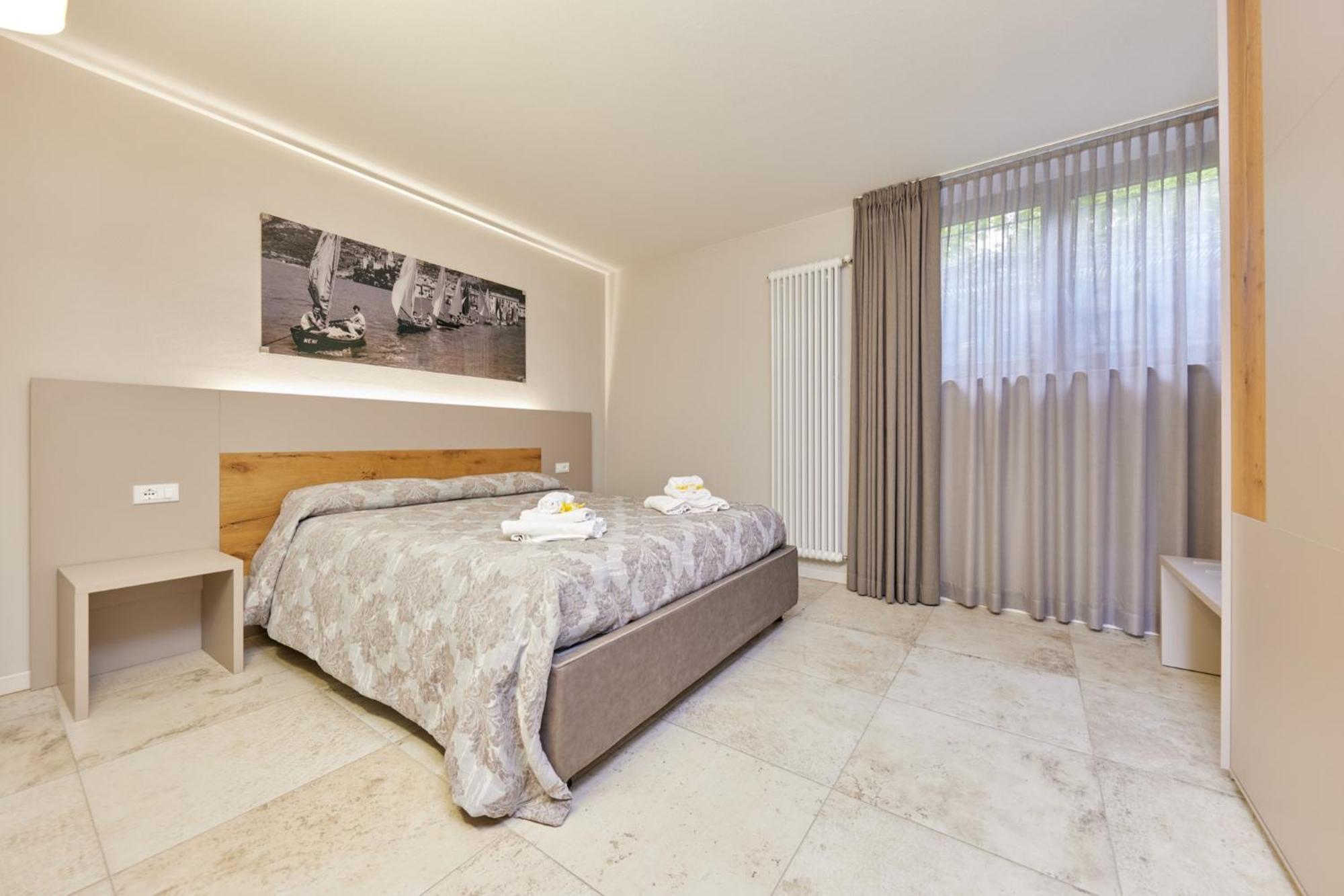 Callalillyjardin Malcesine Bagian luar foto