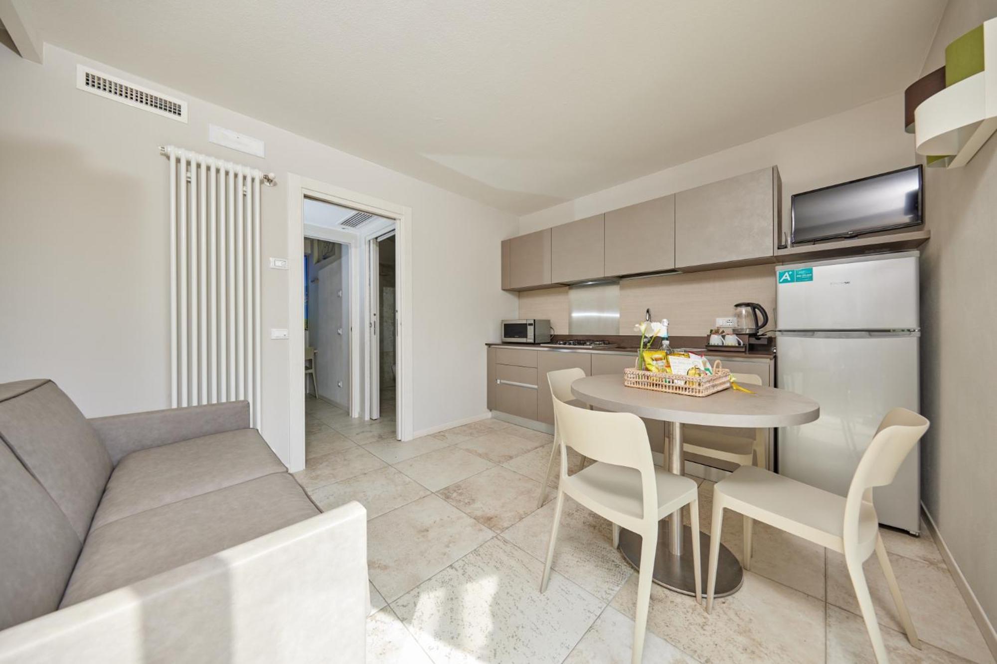 Callalillyjardin Malcesine Bagian luar foto