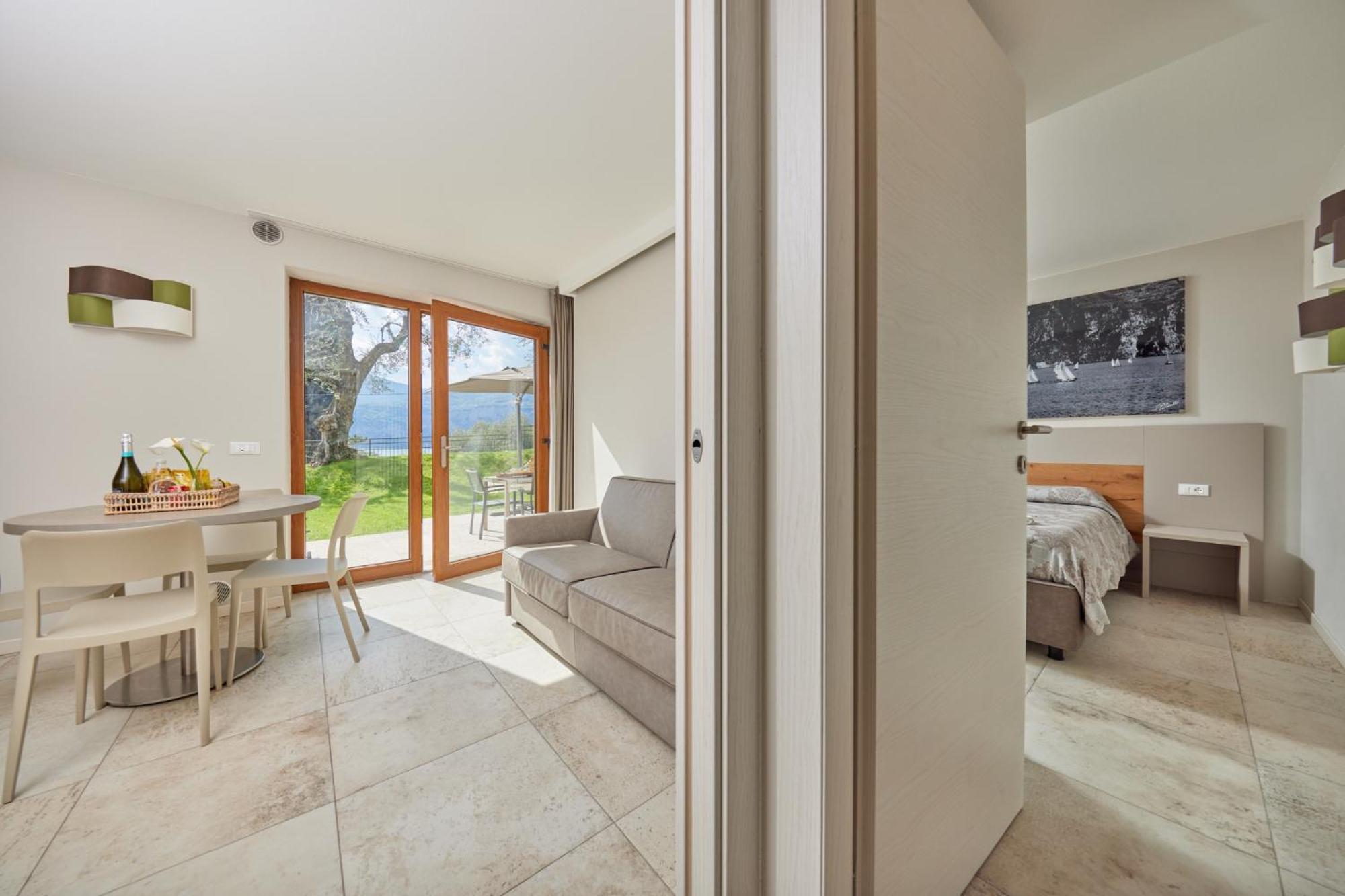 Callalillyjardin Malcesine Bagian luar foto