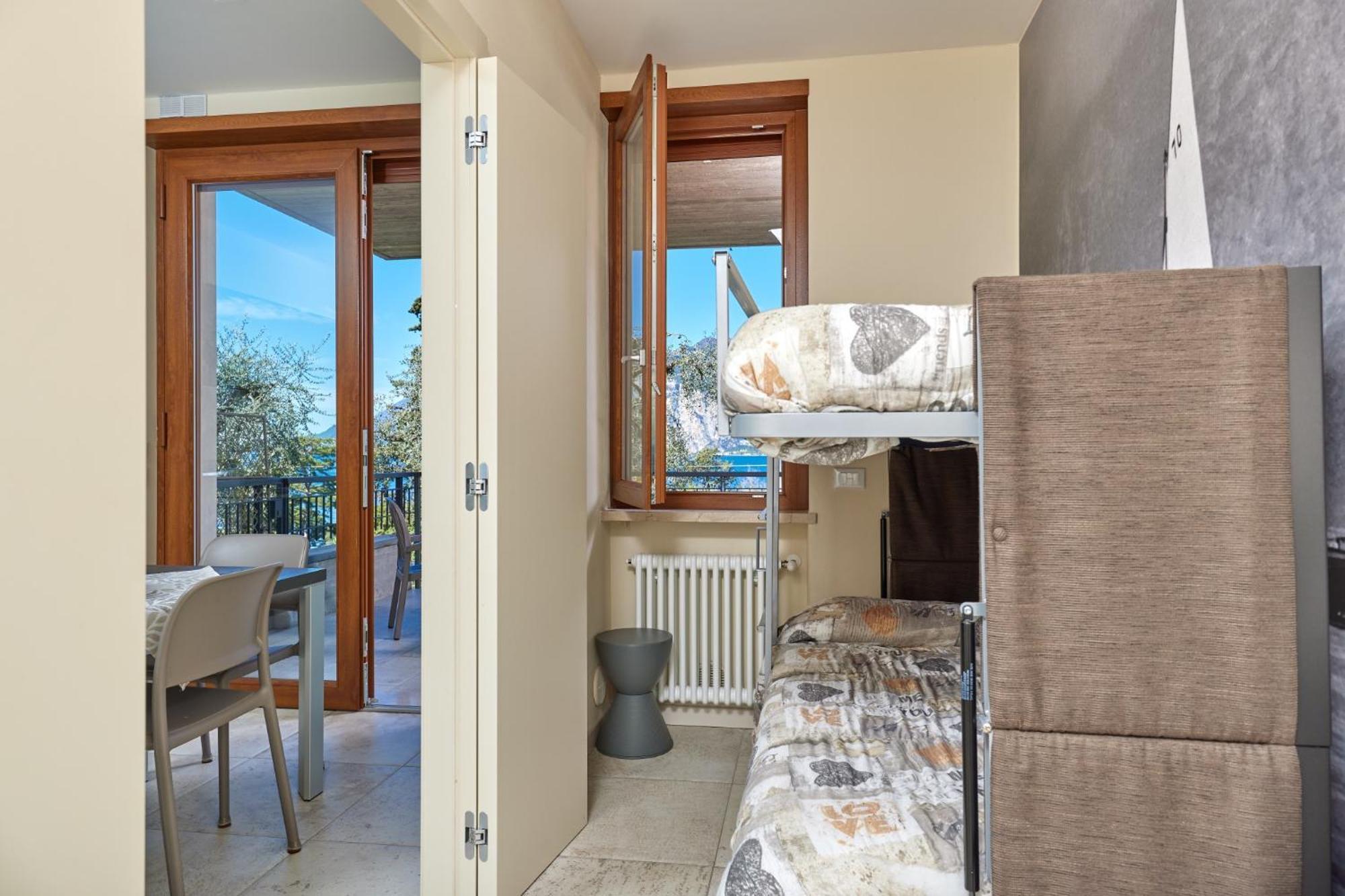 Callalillyjardin Malcesine Bagian luar foto